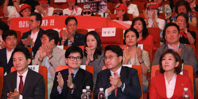 원희룡 “총선 고의 패배 아니냐” 한동훈 “다중인격 구태 정치”