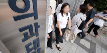 내년 2월 유급 판단·3학기제 운영… 의대생 유급 안 시킨다