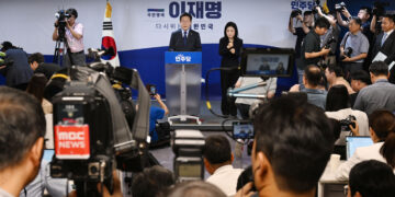 이재명 “검사들, 국회 겁박 내란 시도 행위”…출마 회견서 직격