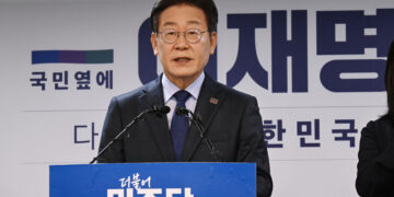 ‘이재명 연임’ 물음에 응답자… 반대 51%·찬성 35%