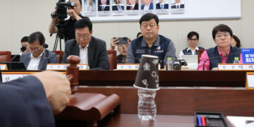 노동계 1만 1000원 VS 경영계 9920원…최저임금 3차 수정안