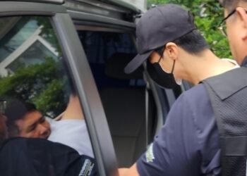 매트에 말아 넣은 5세 의식불명… 태권도 관장 “장난이었다”