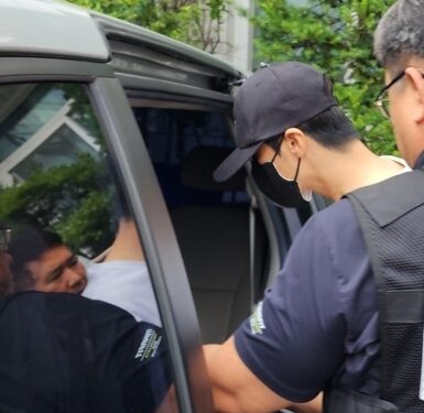 매트에 말아 넣은 5세 의식불명… 태권도 관장 “장난이었다”