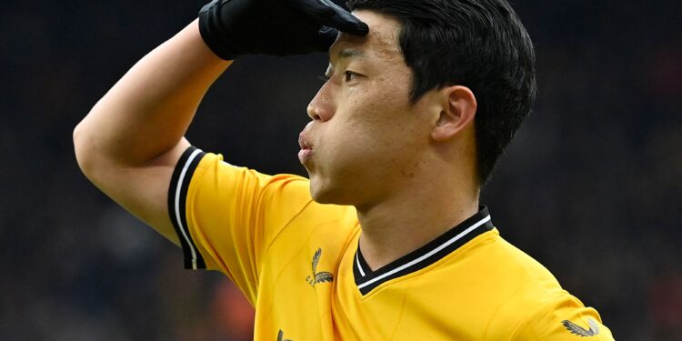 황희찬 佛이적설 보도… 연습경기서 또 인종차별당해