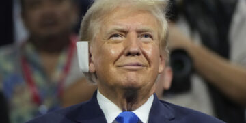 트럼프 “대만이 美 반도체 산업 다 가져가… 방위비로 갚아라”