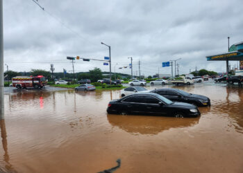 출근길 전동차 멈추고, 문화재 유실… 18일 오전까지 최대 200㎜ 또 온다