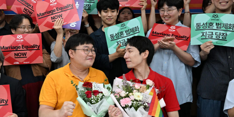 ‘사실혼’ 동성 부부, 건보 피부양 가능