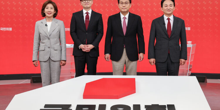 與 전당대회 마지막 토론 ‘패트’ 공방… 韓 “개인 차원” vs 羅 “모욕적”