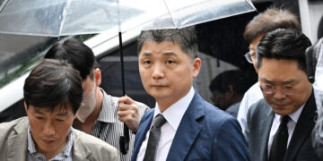 ‘SM 시세조종 의혹’ 김범수 구속…창사 이래 최대 위기 카카오