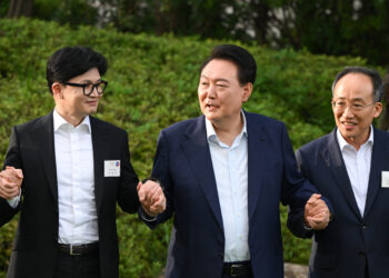 尹, 한동훈 등 국힘 새 지도부와 만찬…삼겹살 먹으며 “화합”