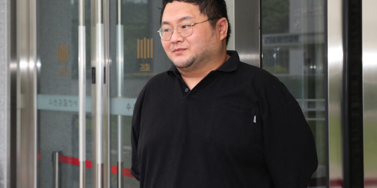 ‘쯔양 공갈’ 혐의 유튜버 구제역·주작감별사 구속