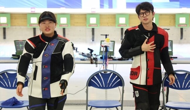 사격서 첫 메달…박하준-금지현, 혼성 10m 공기소총 銀 확보