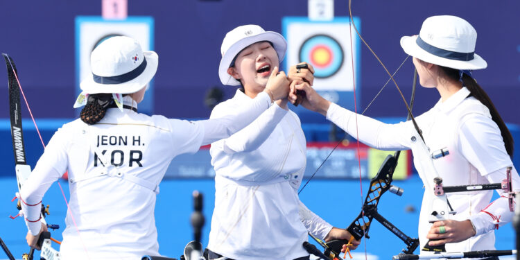여자 양궁 단체 금메달…올림픽 10연패 ‘금자탑’