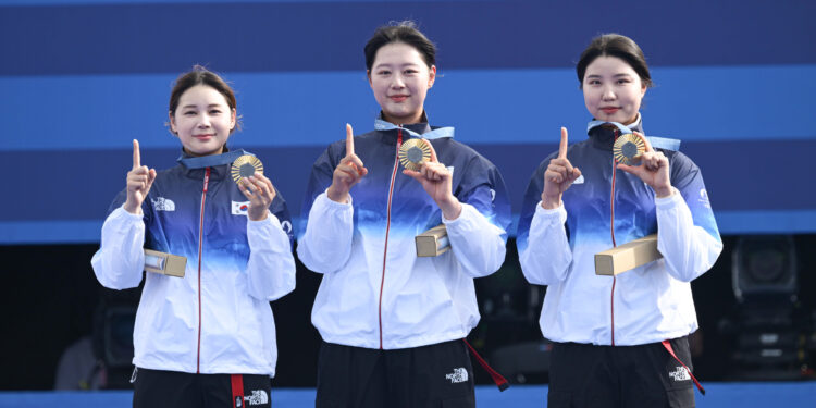 ‘세계 최강’ 한국 여자 양궁, 중국 넘고 올림픽 새역사…단일종목 최초 10연패