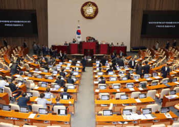 과방위 11회 vs 국방위 0회… 독주와 방치에 민생 외면