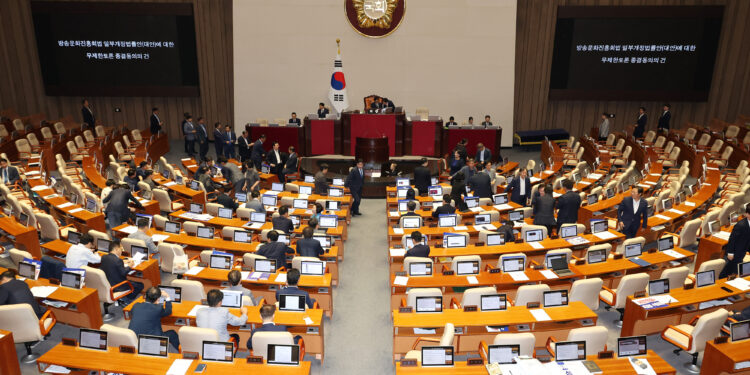 과방위 11회 vs 국방위 0회… 독주와 방치에 민생 외면