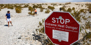 헬기도 착륙 못 하는 ‘죽음의 사막’, 맨발로 걸었다 생긴 일