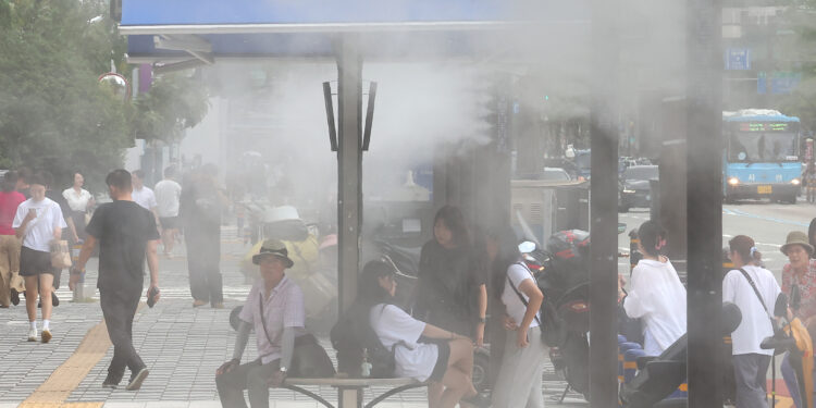 온열질환 사망자 1명 늘어 총 23명…누적 질환자 2704명