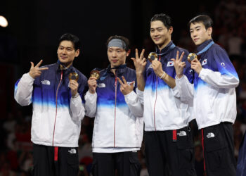 ‘올림픽 3연패’ 남자 사브르, 펜싱 종주국에서 금빛 찌르기…오상욱은 최초 2관왕