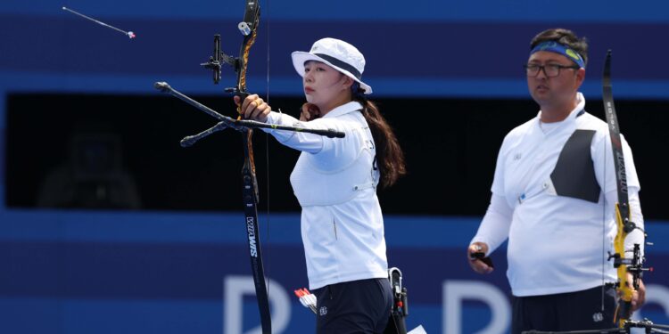 ‘최강 조합’ 임시현-김우진, 인도 꺾고 혼성단체 결승행…한국 양궁, 3번째 金 정조준