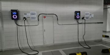 “지하 전기차 충전시설 폭발 불안”… 주차장에 전용 소화기도 없다