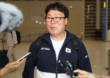 ‘임원은 비즈니스석’? 배드민턴협회 “지금은 이코노미석”