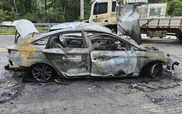 달리던 차량 폭발하더니 순식간에 불…운전자 못 피하고 사망