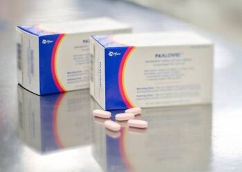 [단독]코로나 6차 대유행 예고됐는데 치료제 동났다…환자 약국 전전