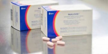 [단독]코로나 6차 대유행 예고됐는데 치료제 동났다…환자 약국 전전