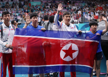 IOC 공식 확인 “북한 선수단, 삼성 스마트폰 안 받았다”