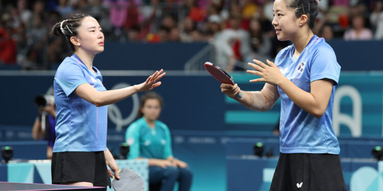 신유빈 투혼에도 높았던 만리장성…한국 여자탁구, 동메달 결정전으로