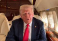 돌연 경로 변경한 ‘트럼프 전용기’…목적지 아닌 곳에 착륙, 왜