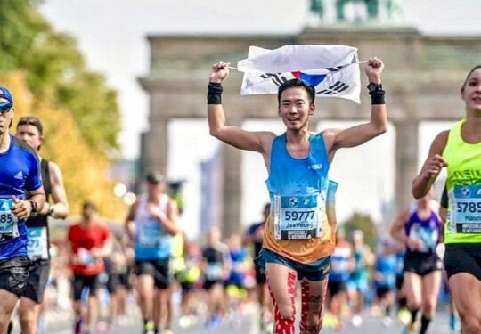 “왜소한 체격 극복하려고 시작” …韓 남성 최연소 세계 6대 마라톤 완주한 삼성전자 직원