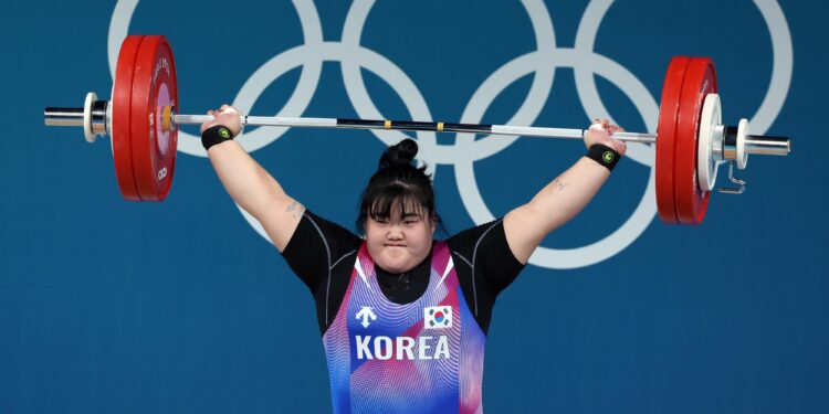 박혜정, 역도 최중량급 2위 ‘은빛 바벨’…韓 신기록