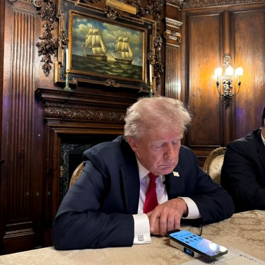 트럼프-머스크 2시간 대화…해리스 돌풍에 맞서 “극좌”라며 함께 공격