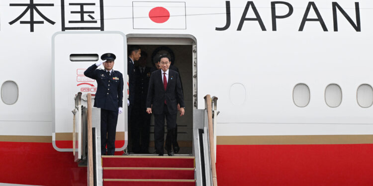 [속보] 日 기시다, 긴급기자회견 “자민당 변화 첫걸음 내가 물러나야”