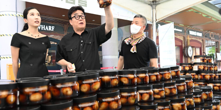“고랭지 밭 살리자”… 땡볕에도 강원 농산물 찾아 1000명 몰렸다