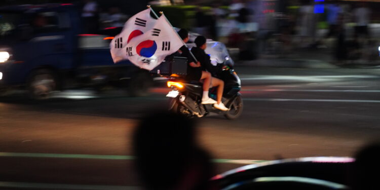 ‘8·15 폭주’ 기승에 전국서 경찰 집중 단속… 전동킥보드 폭주족도 등장