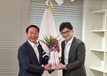 與 시도지사협 “국론 분열 일으킨 이종찬 광복회장 사퇴해야 마땅”