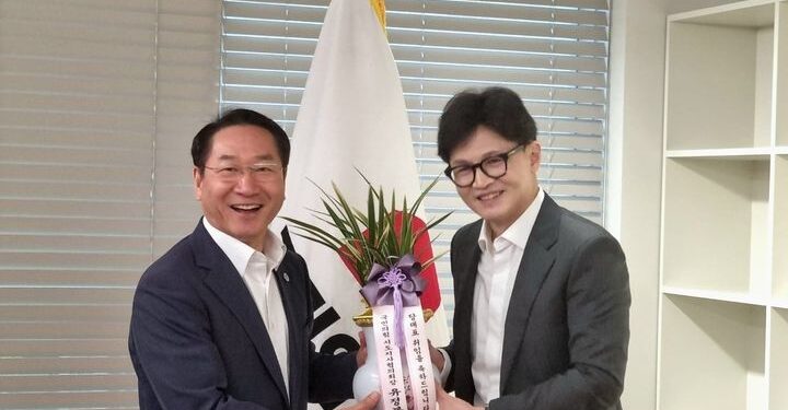 與 시도지사협 “국론 분열 일으킨 이종찬 광복회장 사퇴해야 마땅”