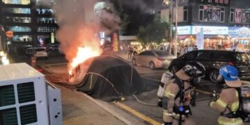 용인 도로서 전기차 화재…소방차 18대 투입