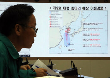 열돔에 ‘습기’ 퍼붓는 태풍… 한반도 더 뜨거워진다