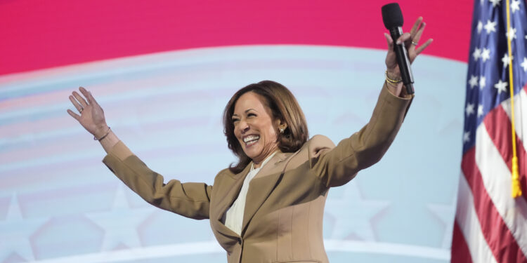 트럼프 “전기차 세액공제 폐지”… 해리스 “법인세율 21→ 28%”