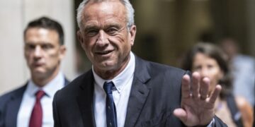 美 ‘제3후보’ 케네디 “트럼프 지지”… 트럼프 “나이스”