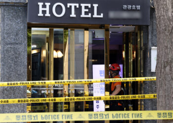 “빵 사러 내려왔다 살았다”…‘부천 호텔 화재’ 생존 중국인 투숙객들