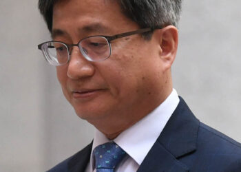 檢 ‘국회 거짓해명’ 김명수 전 대법원장 비공개 소환