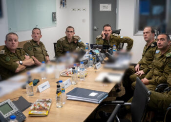 이스라엘, 레바논 선제 공습… 헤즈볼라는 드론·로켓 320발 응수