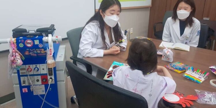 [단독]상어 같던 심장보조장치도 친구로… 놀이로 ‘몸과 맘’ 어루만지다[희귀질환아동 리포트: 나에게도 스무살이 올까요]