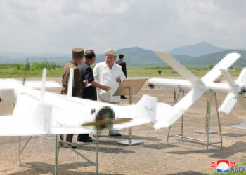 北, 자폭 무인기 첫 공개… 러서 기술 이전 받은 듯