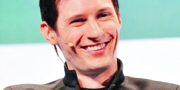 ‘텔레그램 구하기’ 나선 러시아 “창업자 두로프 체포 배후는 美”